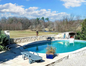 Villa charmante à Bosset avec piscine partagée